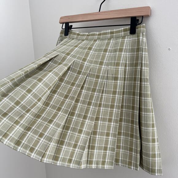 Green and White Plaid Mini Skirt with Shorts Size Small - Picture 1 of 7